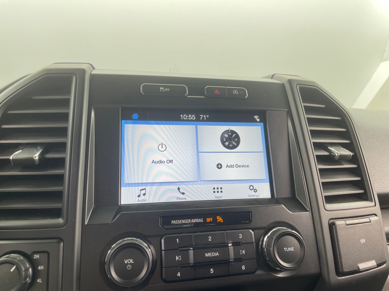 Thumbnail: 2019 Ford Econoline - 4