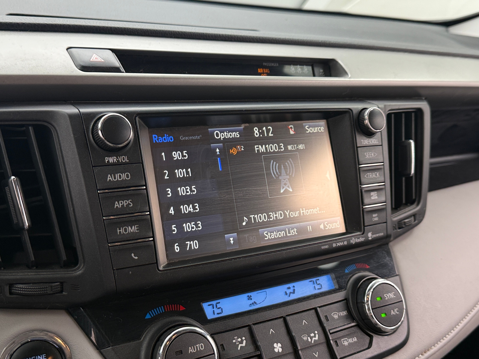 Thumbnail: 2017 Toyota RAV4 - 3