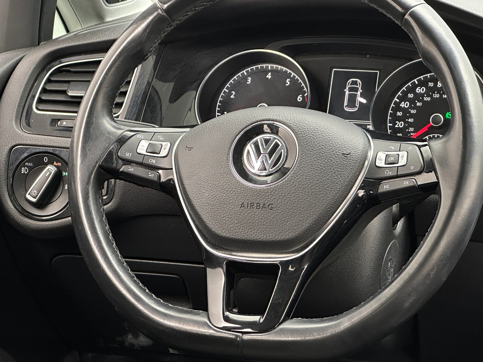 Thumbnail: 2015 Volkswagen Golf - 4
