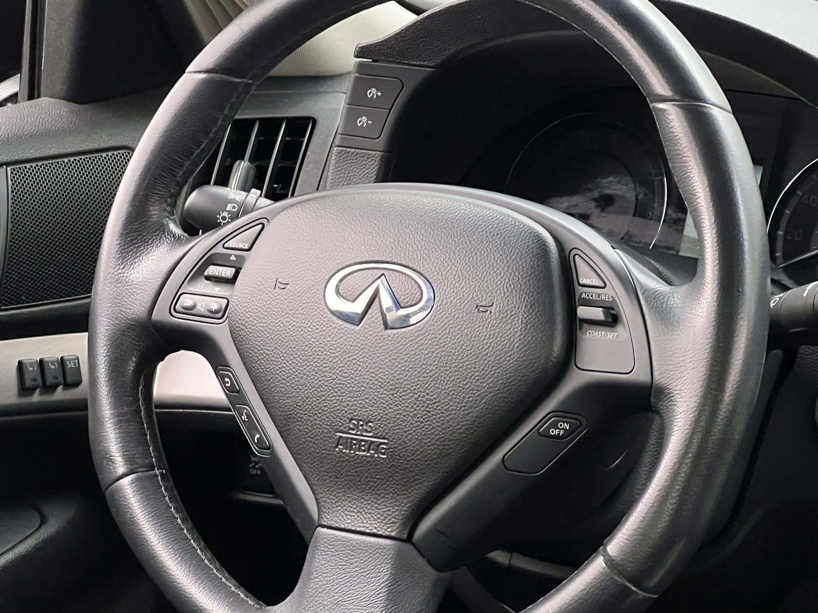 Thumbnail: 2013 INFINITI G37 - 4