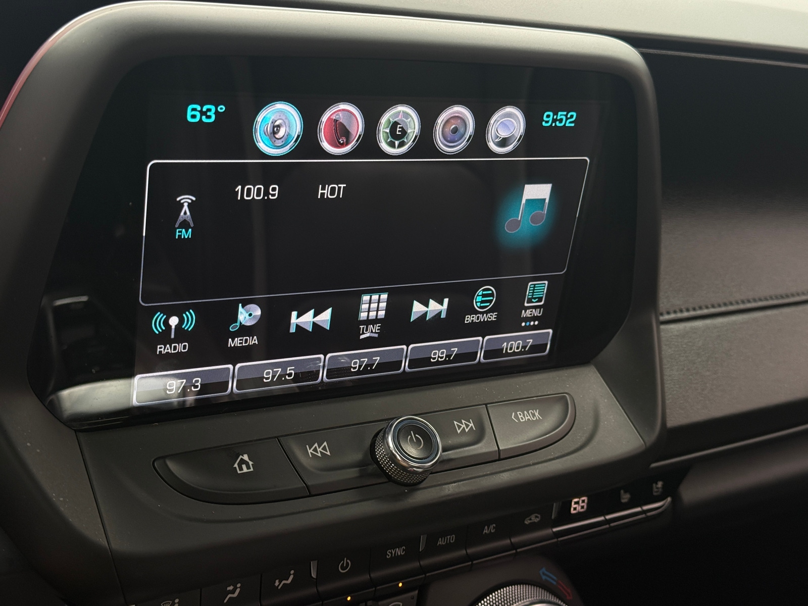 Thumbnail: 2016 Chevrolet Camaro - 2