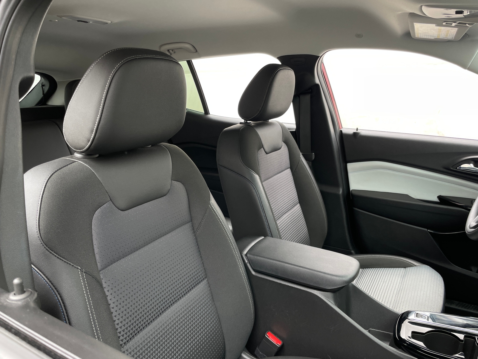 Thumbnail: 2025 Chevrolet Trax - 2