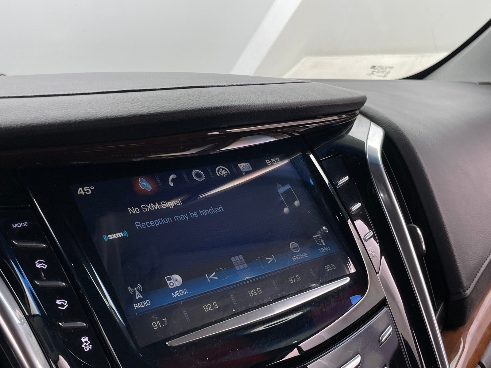 Thumbnail: 2017 Cadillac Escalade - 3