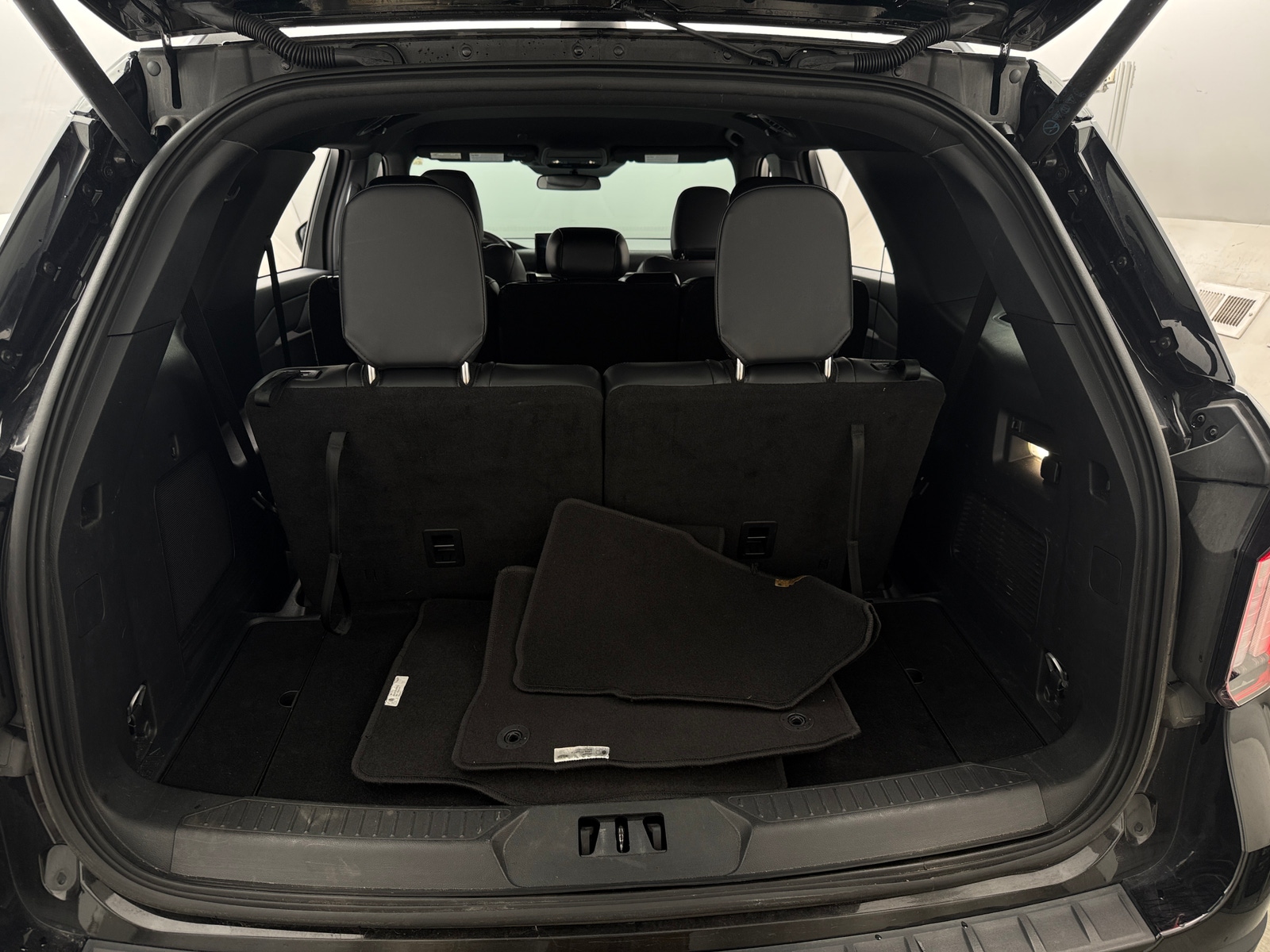 Thumbnail: 2025 Ford Explorer - 6