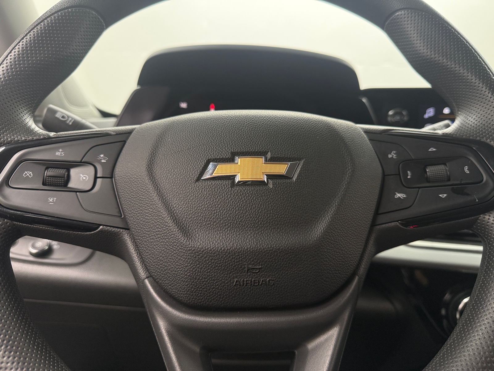 Thumbnail: 2025 Chevrolet Trax - 5