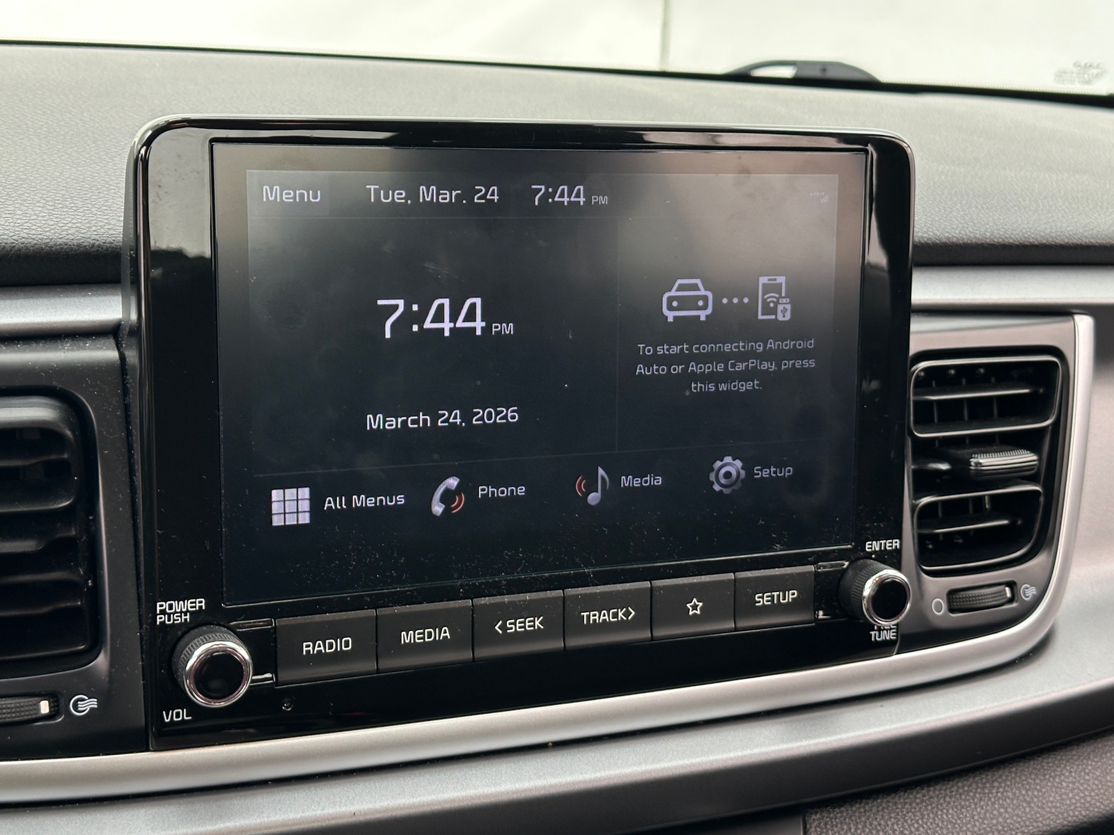 Thumbnail: 2023 Kia Rio - 4