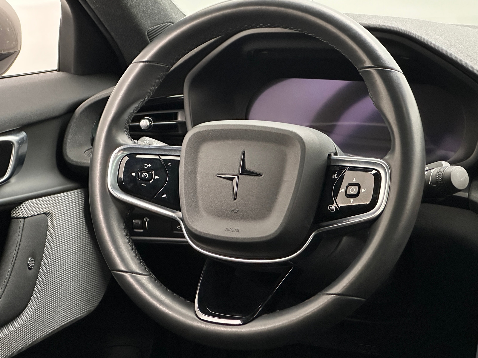 Thumbnail: 2022 Polestar 2 - 5