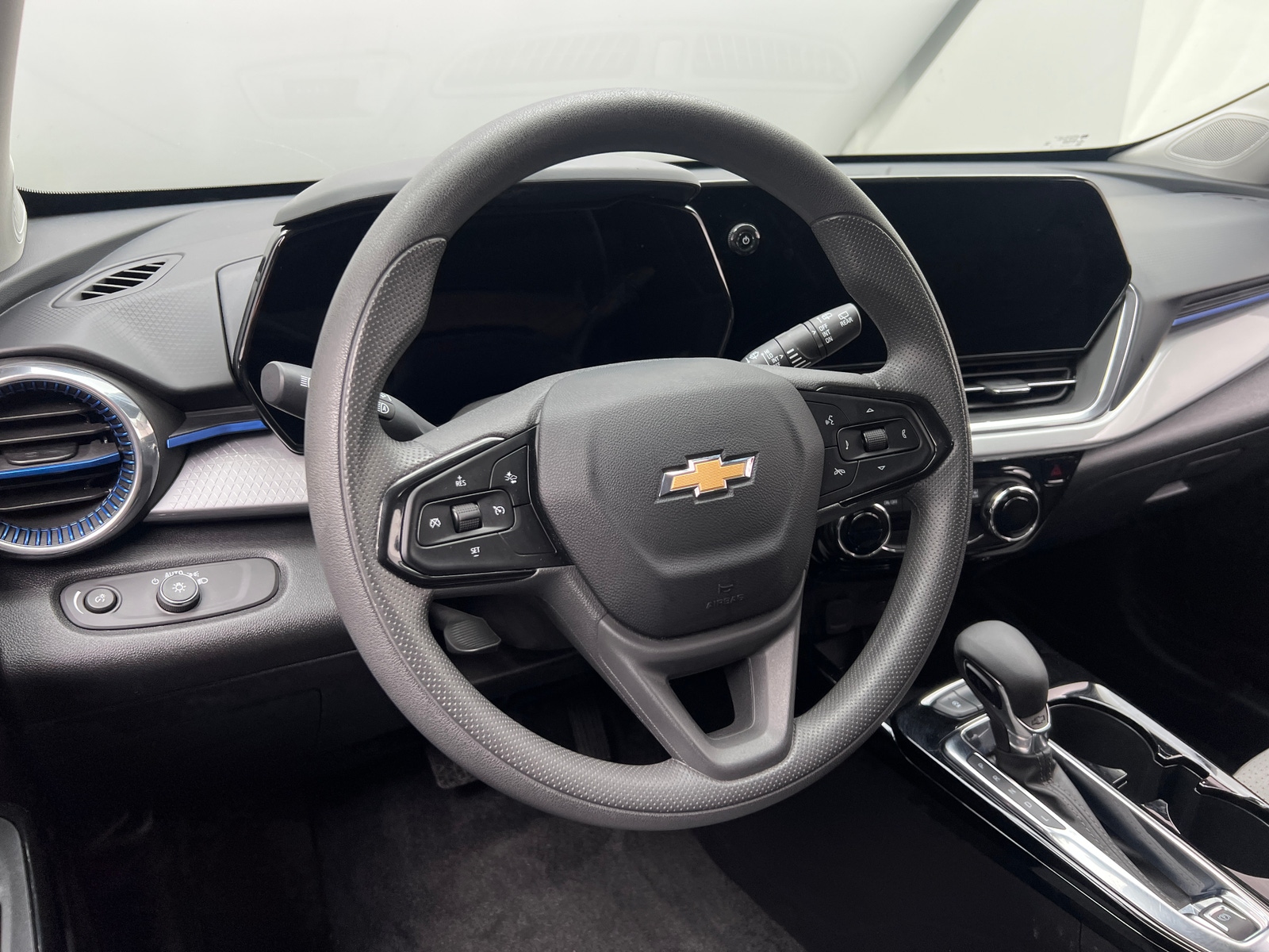 Thumbnail: 2025 Chevrolet Trax - 5