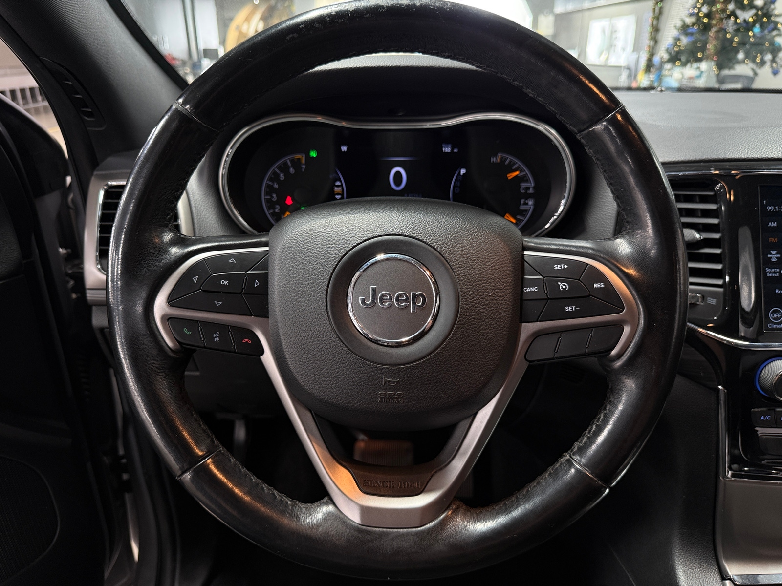 Thumbnail: 2019 Jeep Grand Cherokee - 5