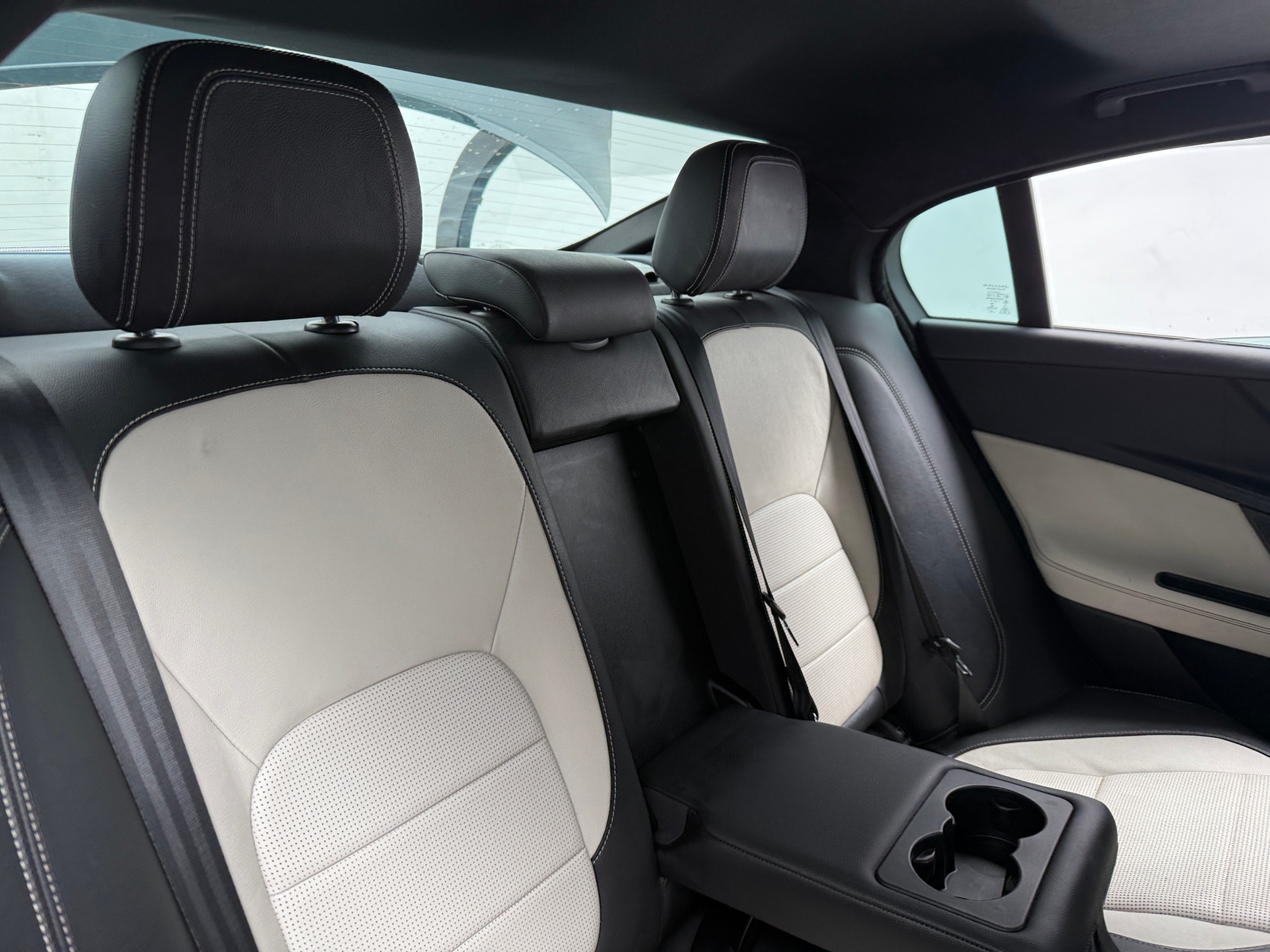 Thumbnail: 2017 Jaguar XE - 5