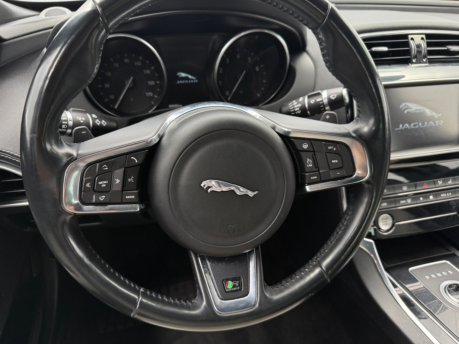 Thumbnail: 2017 Jaguar XE - 4