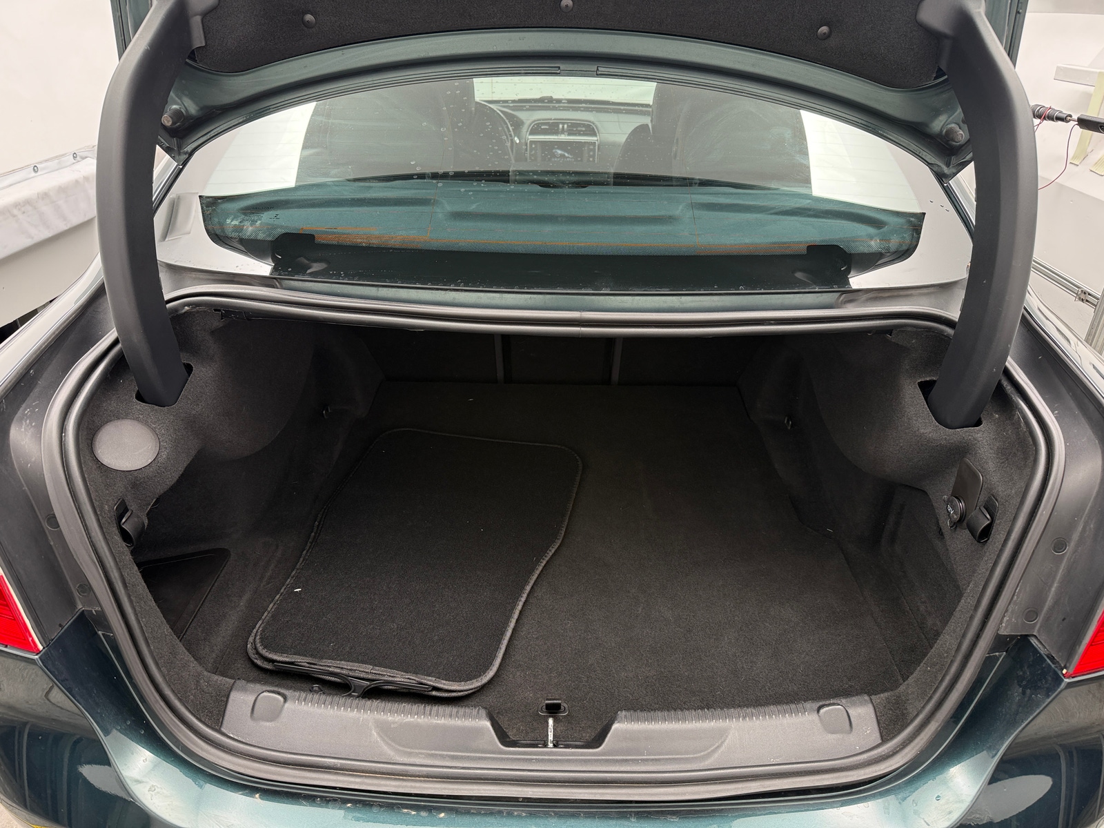 Thumbnail: 2017 Jaguar XE - 6