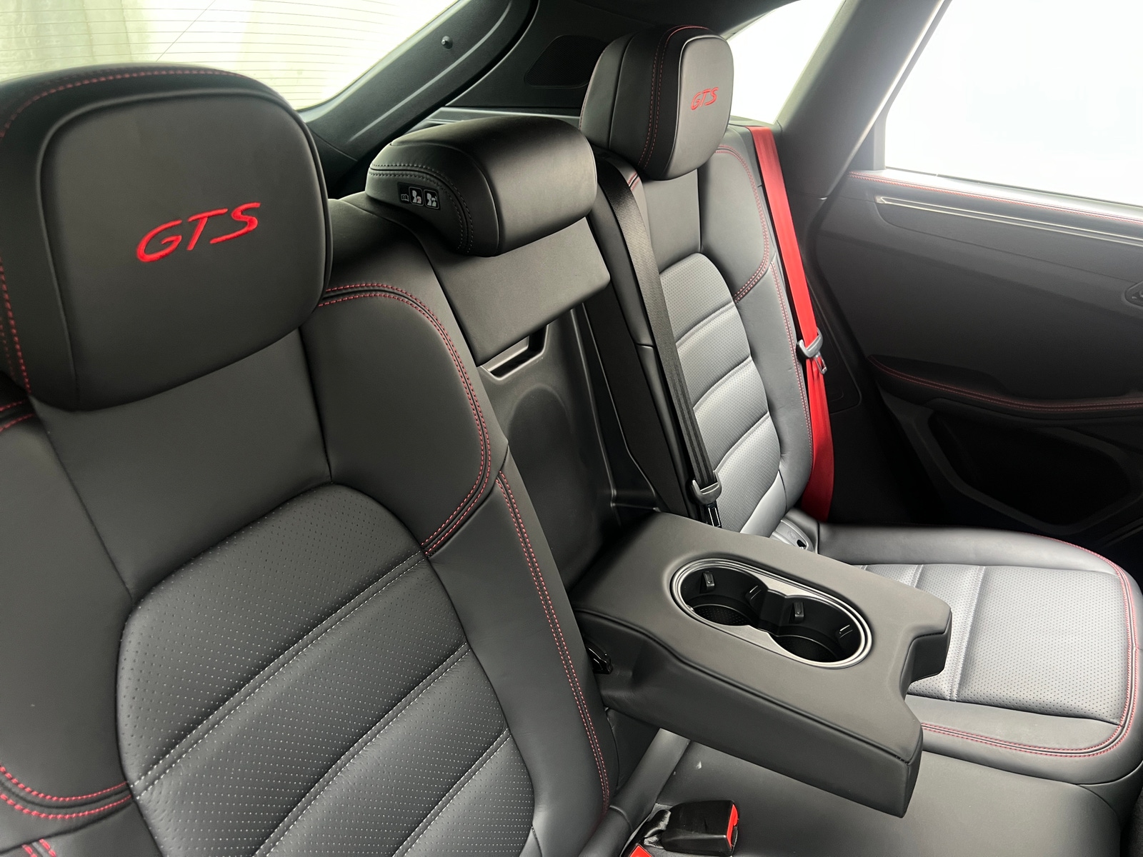 Thumbnail: 2020 Porsche Macan - 5