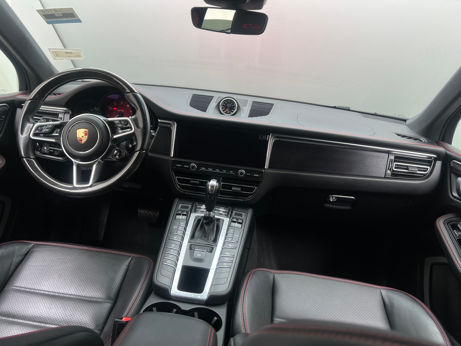 Thumbnail: 2020 Porsche Macan - 2