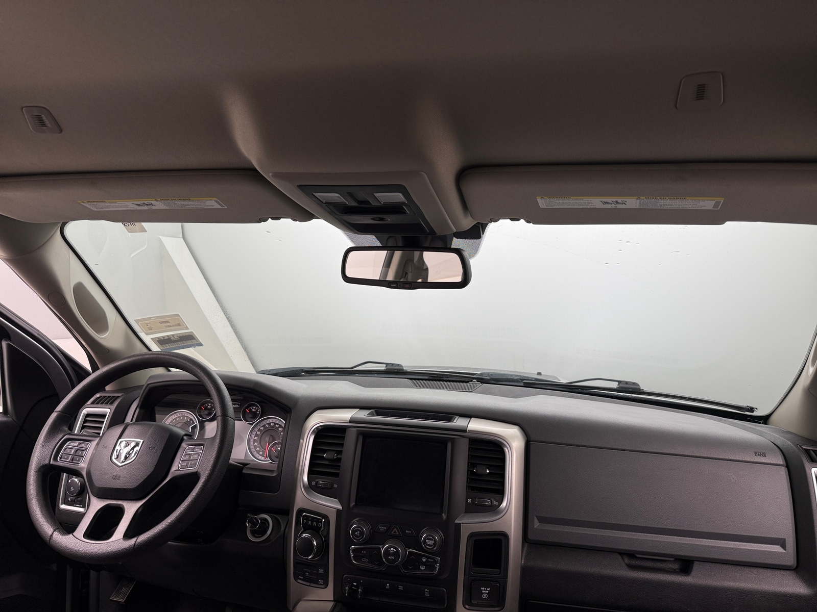 Thumbnail: 2019 RAM 1500 Classic - 3