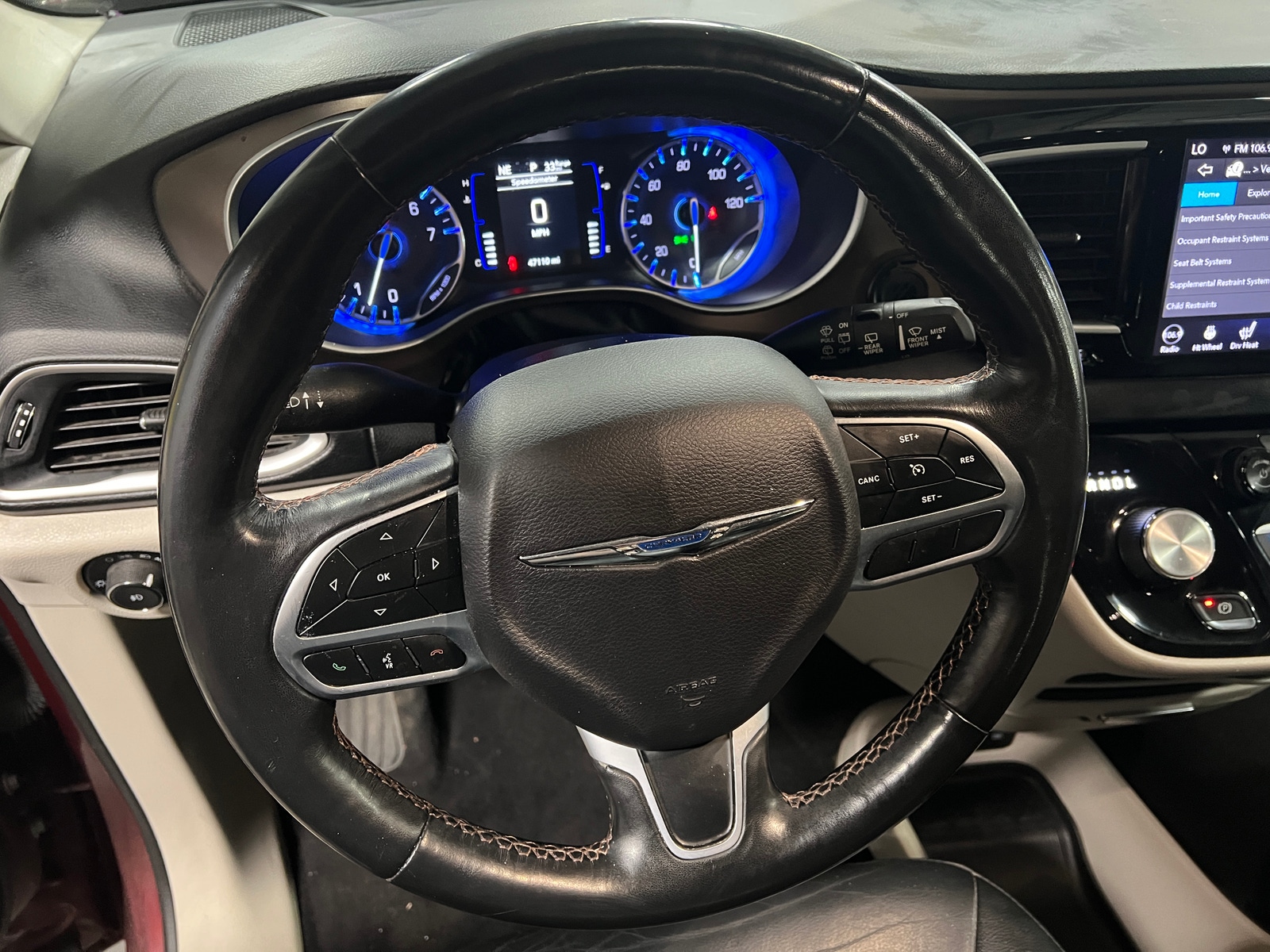 Thumbnail: 2019 Chrysler Pacifica - 4