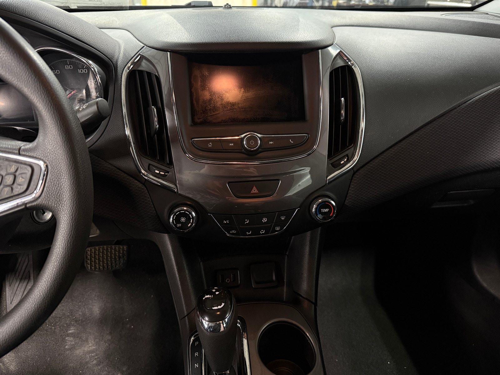 Thumbnail: 2019 Chevrolet Cruze - 4