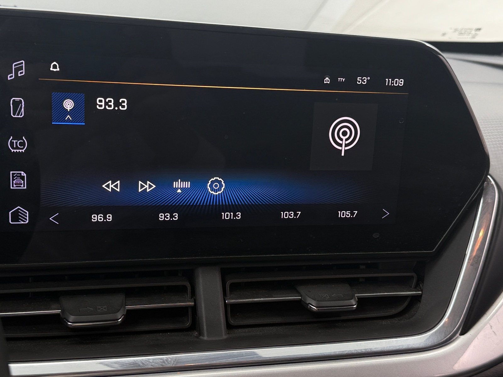 Thumbnail: 2024 Chevrolet Trax - 4