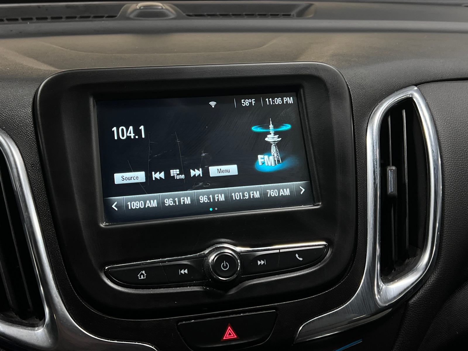 Thumbnail: 2018 Chevrolet Equinox - 4