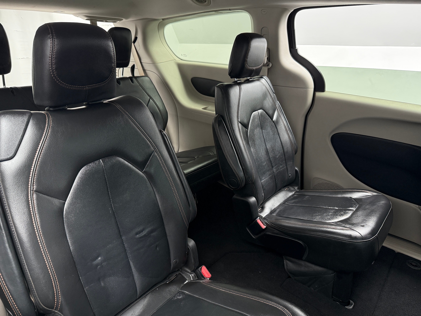 Thumbnail: 2017 Chrysler Pacifica - 5