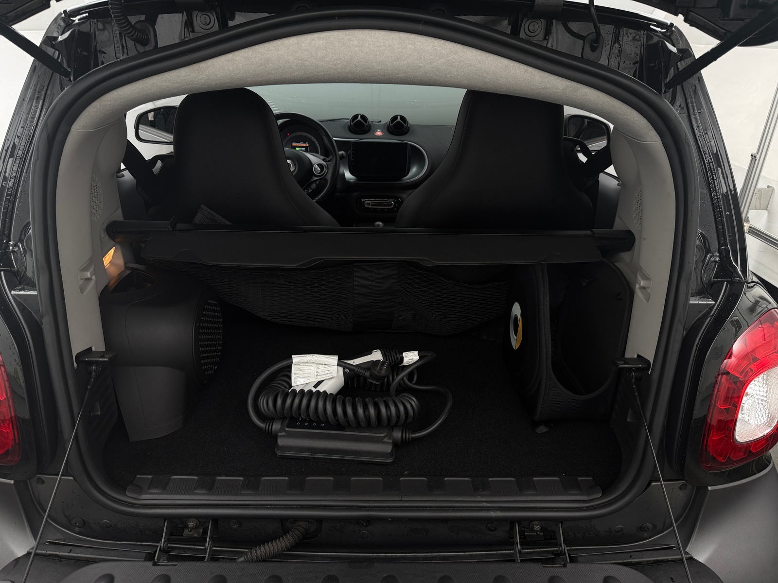 Thumbnail: 2018 smart fortwo - 5