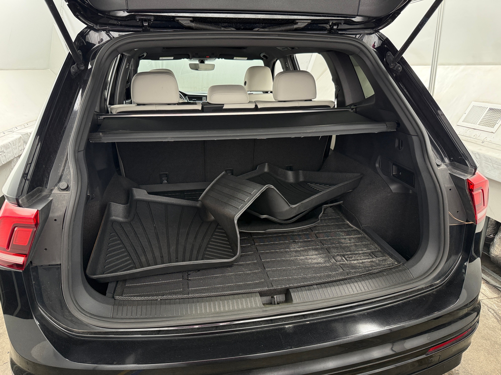 Thumbnail: 2021 Volkswagen Tiguan - 6