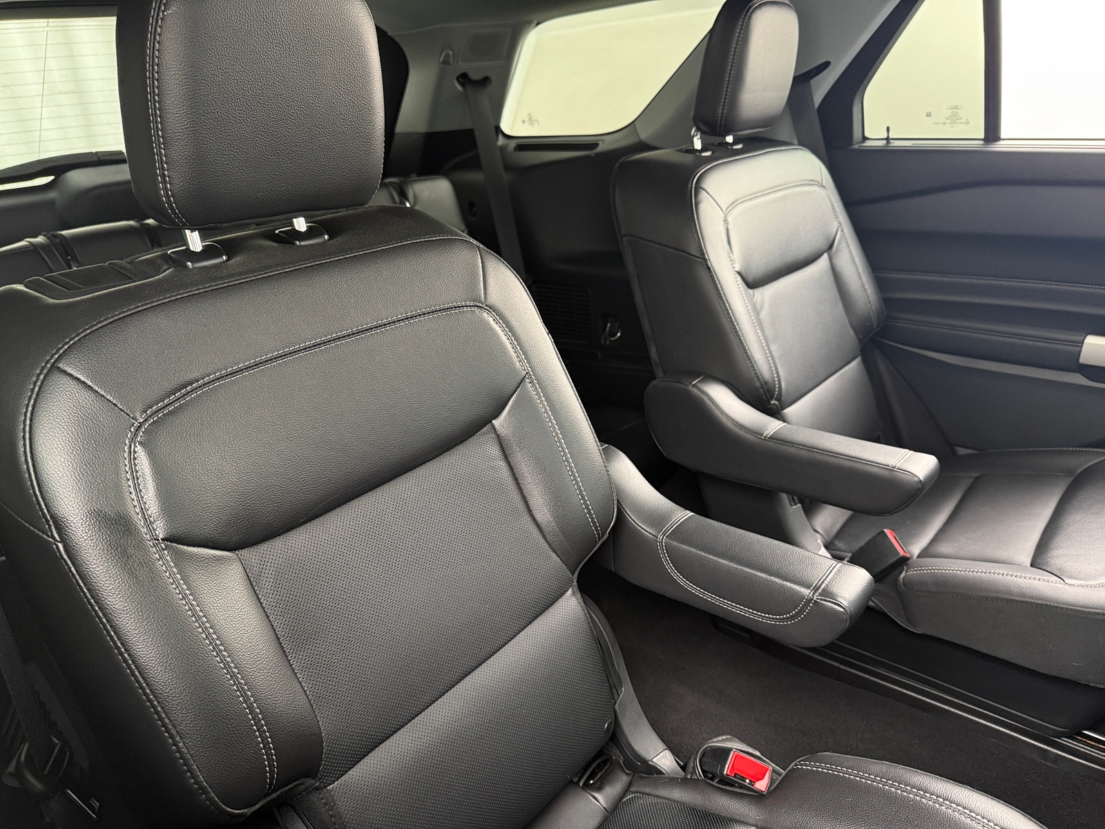 Thumbnail: 2022 Ford Explorer - 5