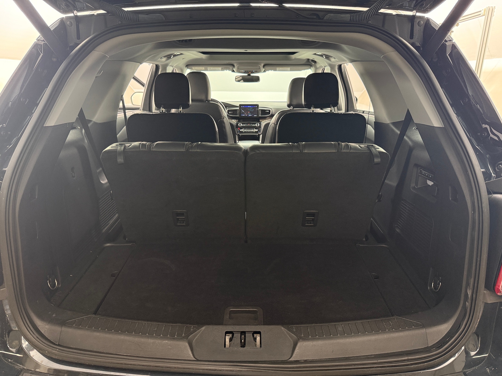 Thumbnail: 2022 Ford Explorer - 6