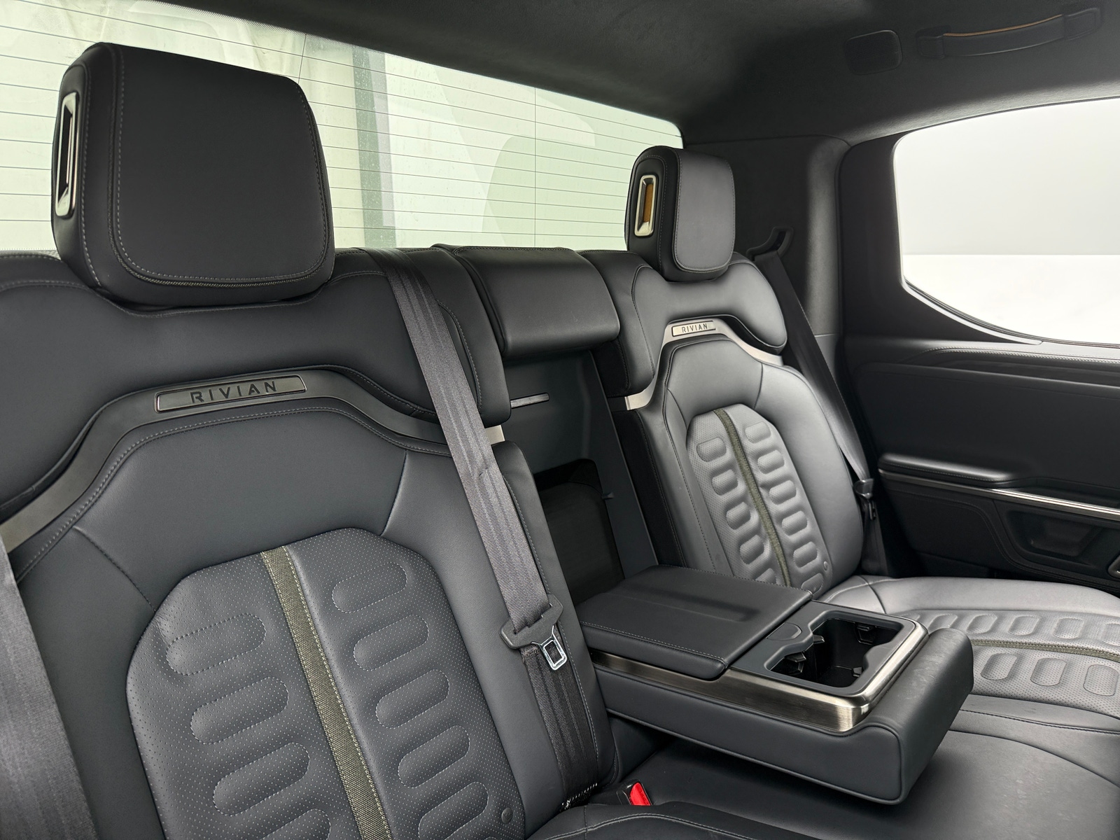 Thumbnail: 2022 Rivian R1T - 5