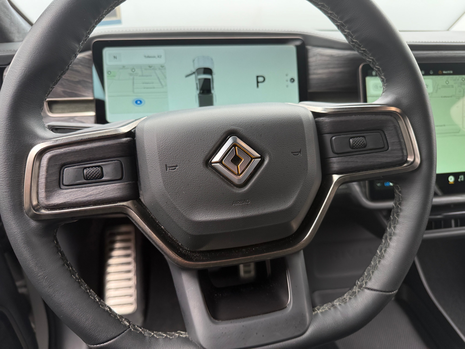 Thumbnail: 2022 Rivian R1T - 4