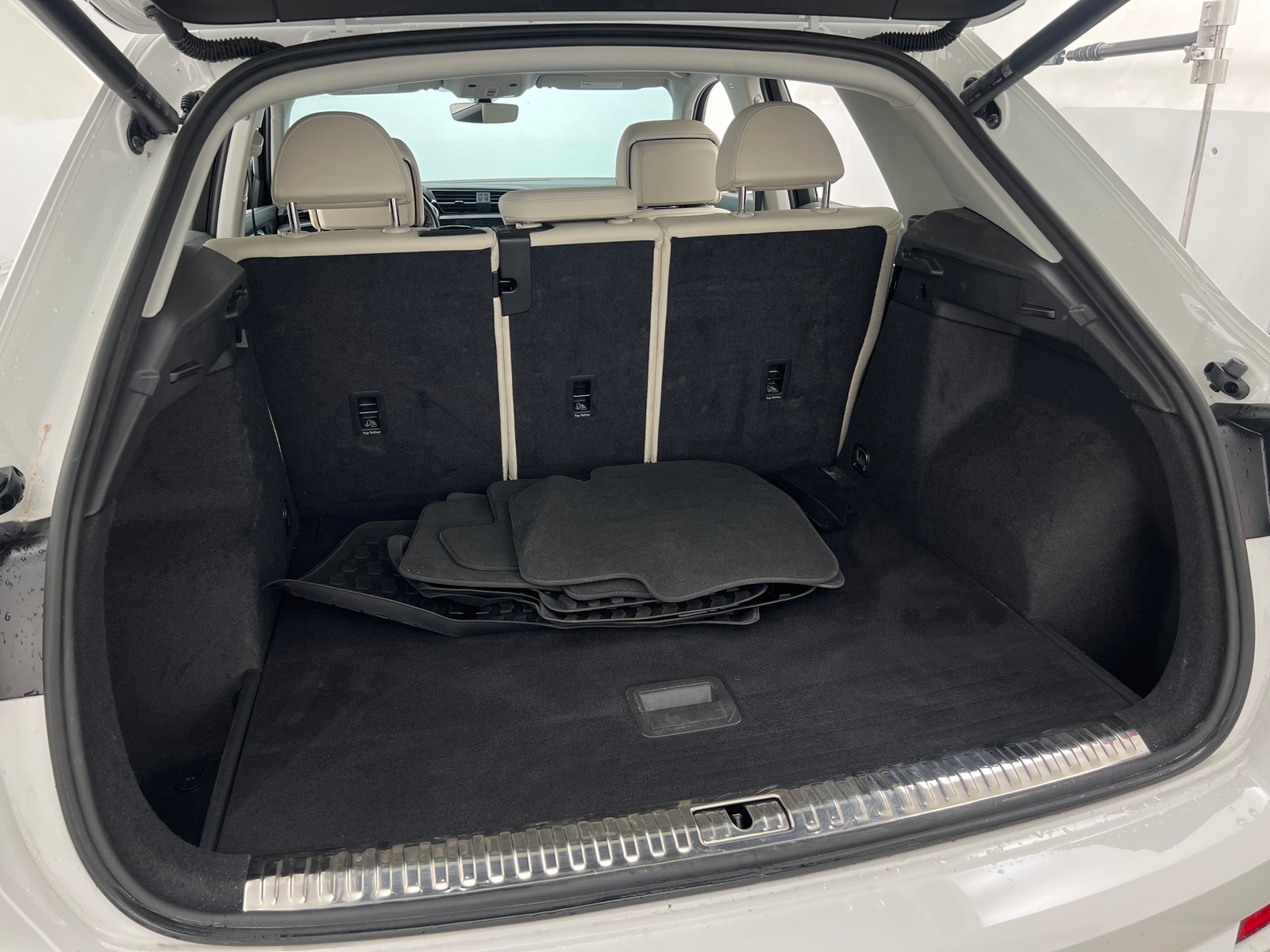 Thumbnail: 2021 Audi Q3 - 6