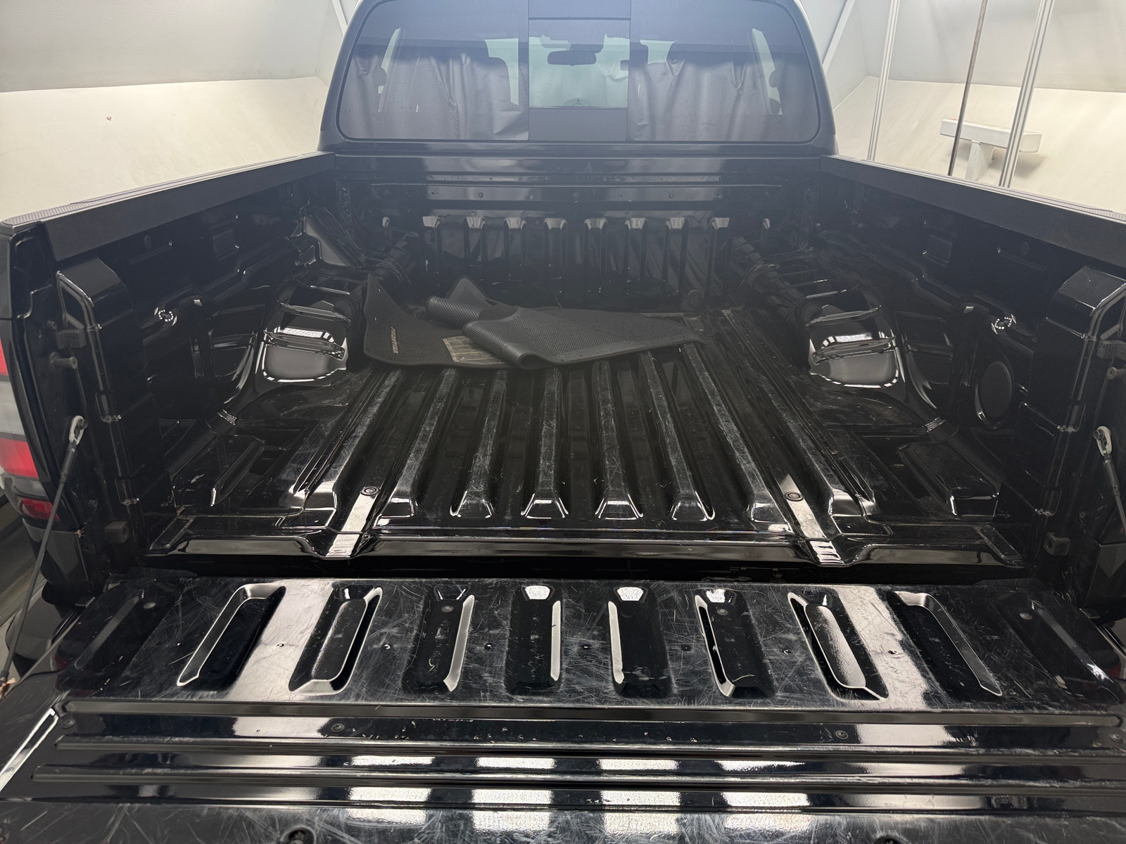 Thumbnail: 2024 Nissan Frontier - 7