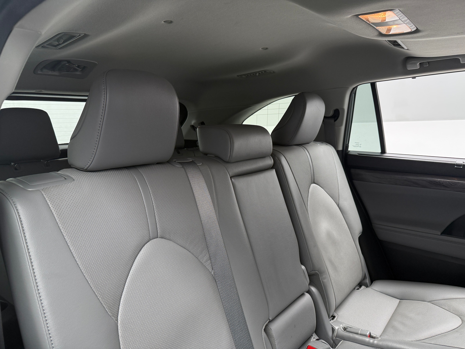 Thumbnail: 2022 Toyota Highlander - 5