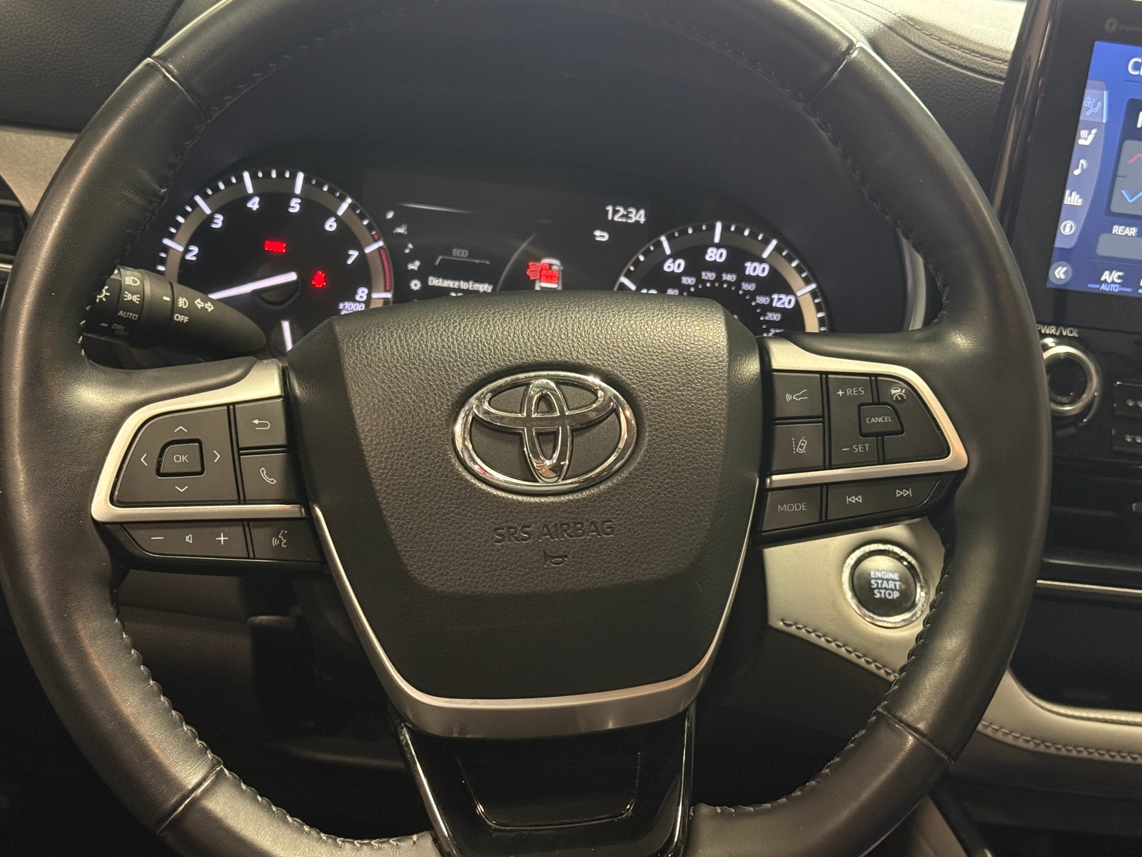 Thumbnail: 2022 Toyota Highlander - 4