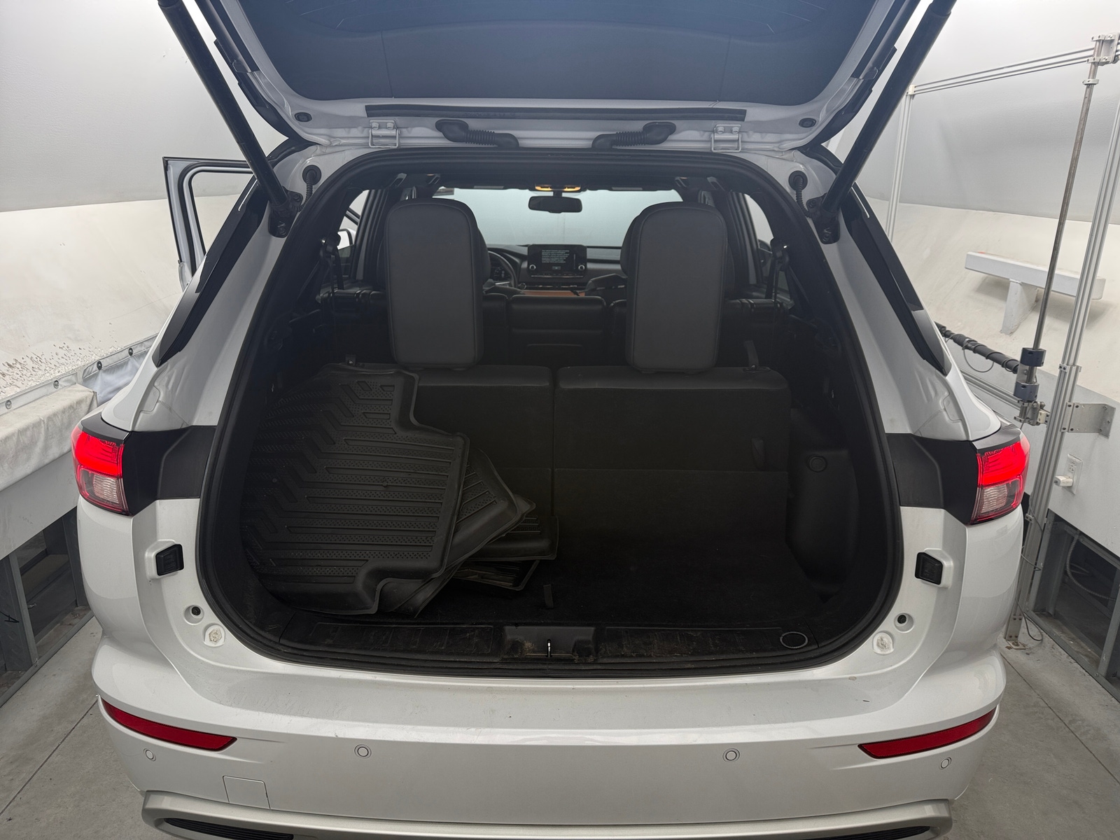 Thumbnail: 2024 Mitsubishi Outlander - 6