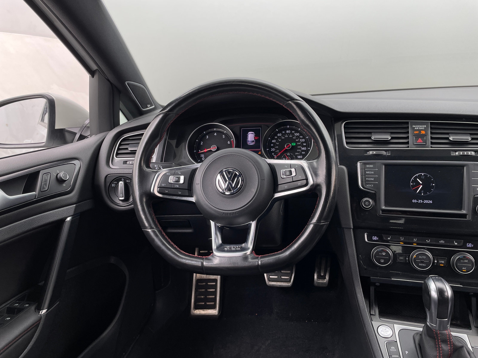 Thumbnail: 2017 Volkswagen Golf - 4