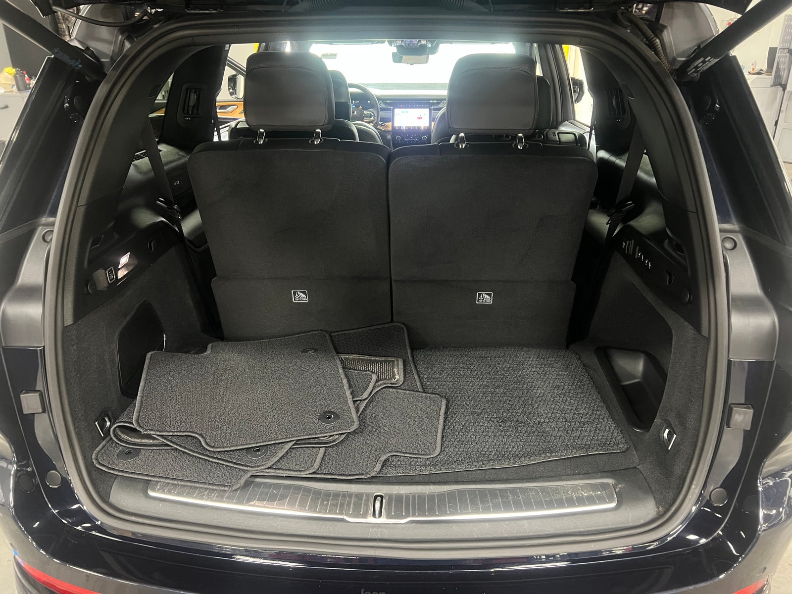 Thumbnail: 2023 Jeep Grand Cherokee L - 6