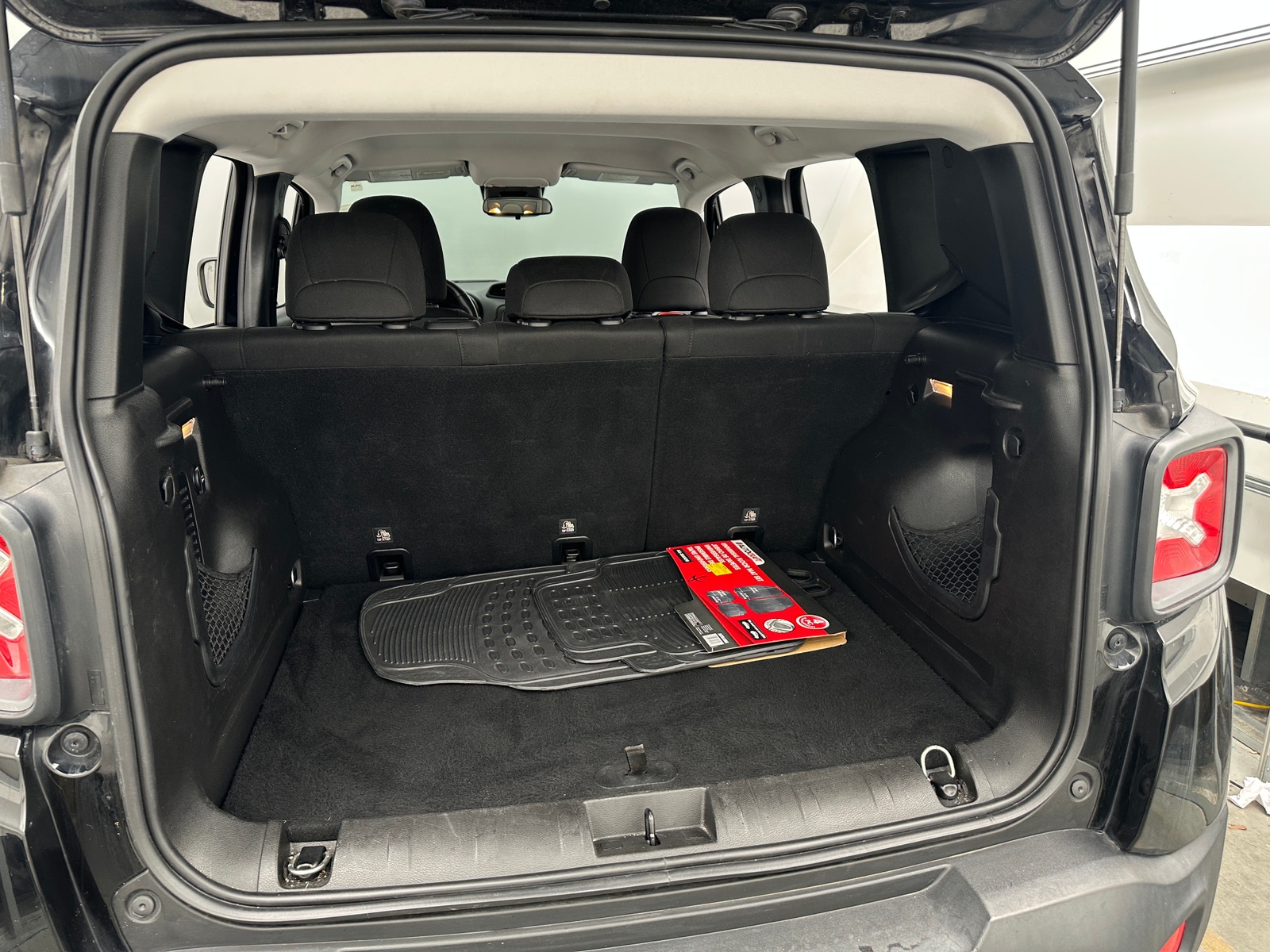 Thumbnail: 2017 Jeep Renegade - 7
