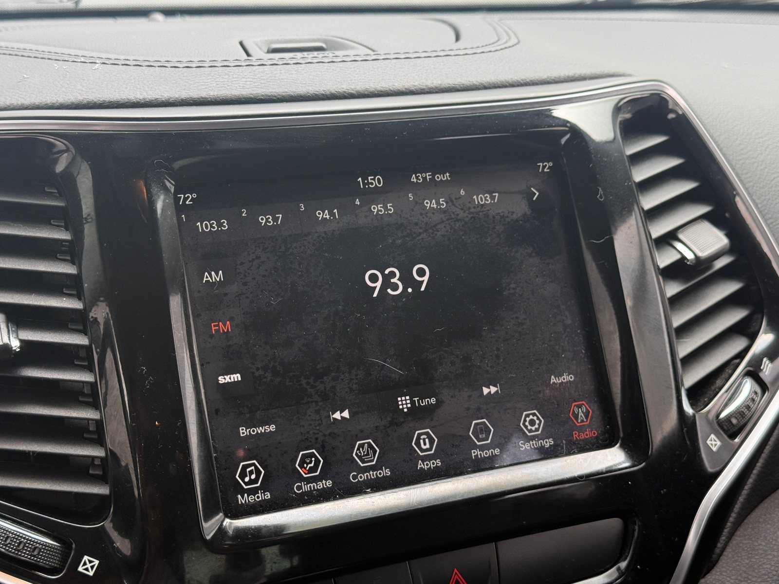 Thumbnail: 2019 Jeep Cherokee - 3