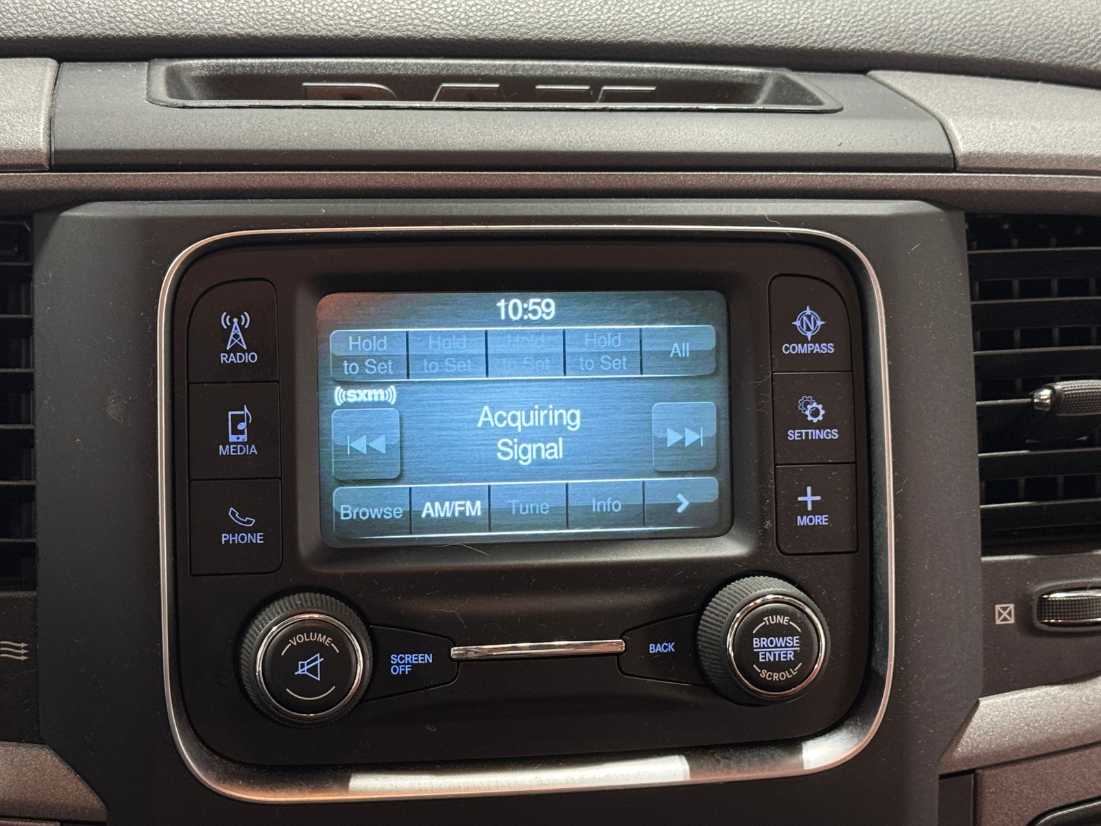 Thumbnail: 2019 RAM 1500 Classic - 4