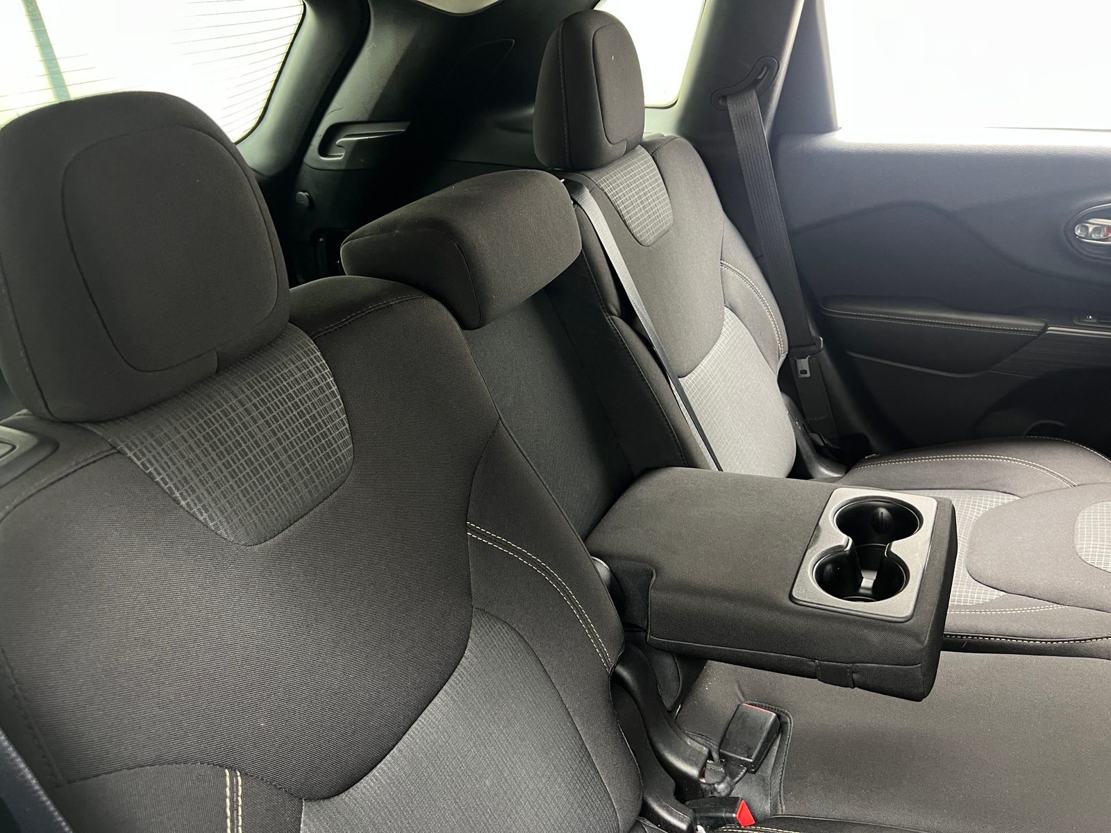 Thumbnail: 2016 Jeep Cherokee - 6