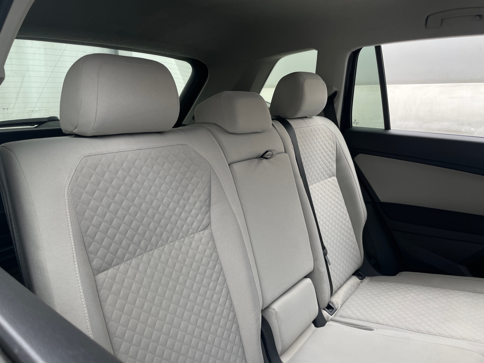 Thumbnail: 2018 Volkswagen Tiguan - 6
