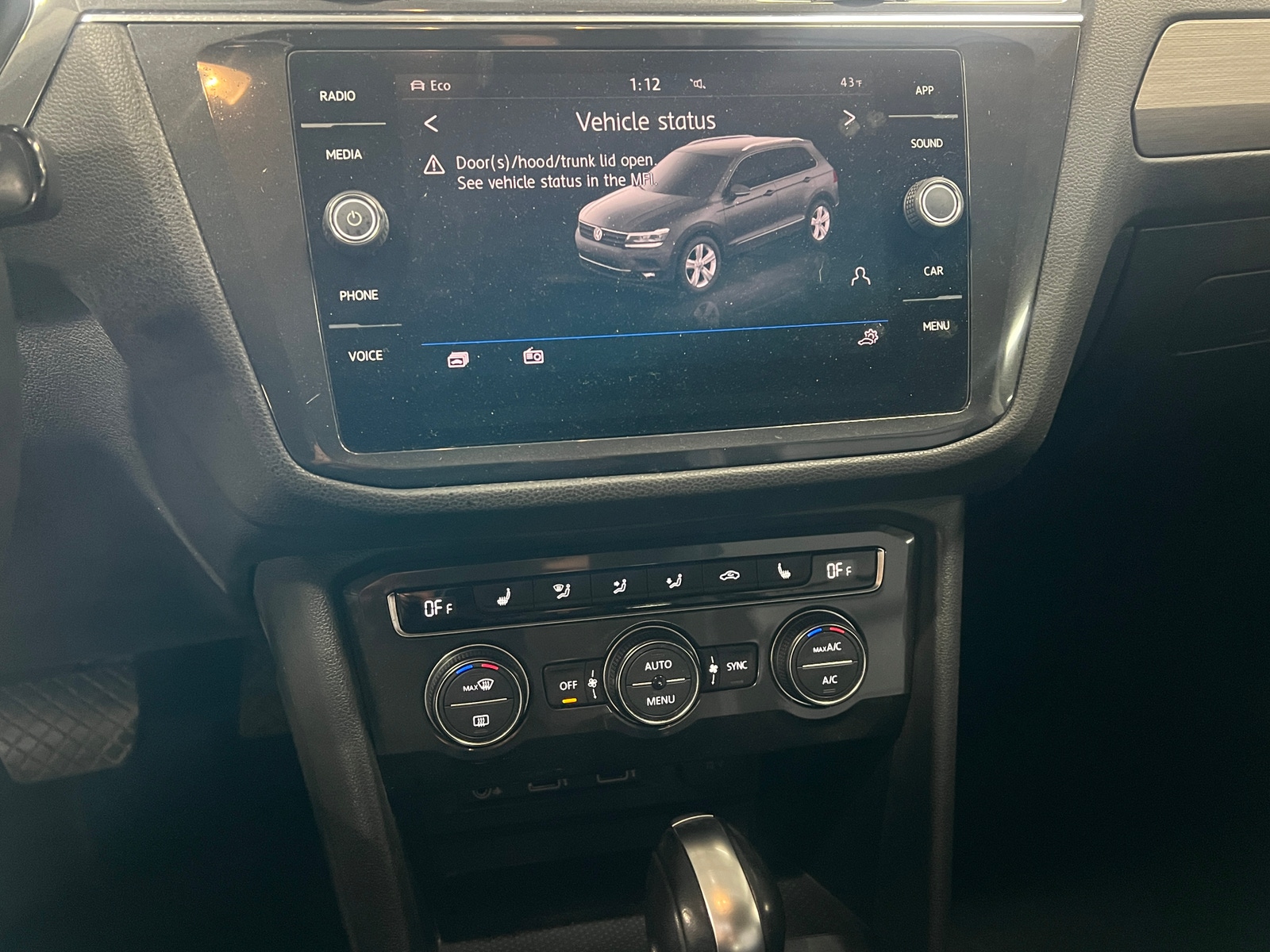 Thumbnail: 2018 Volkswagen Tiguan - 3