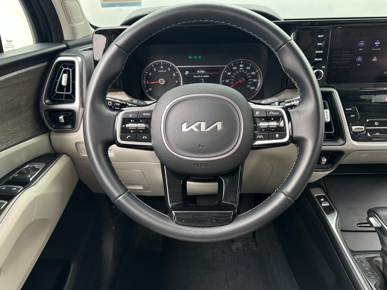 Thumbnail: 2023 Kia Sorento - 4