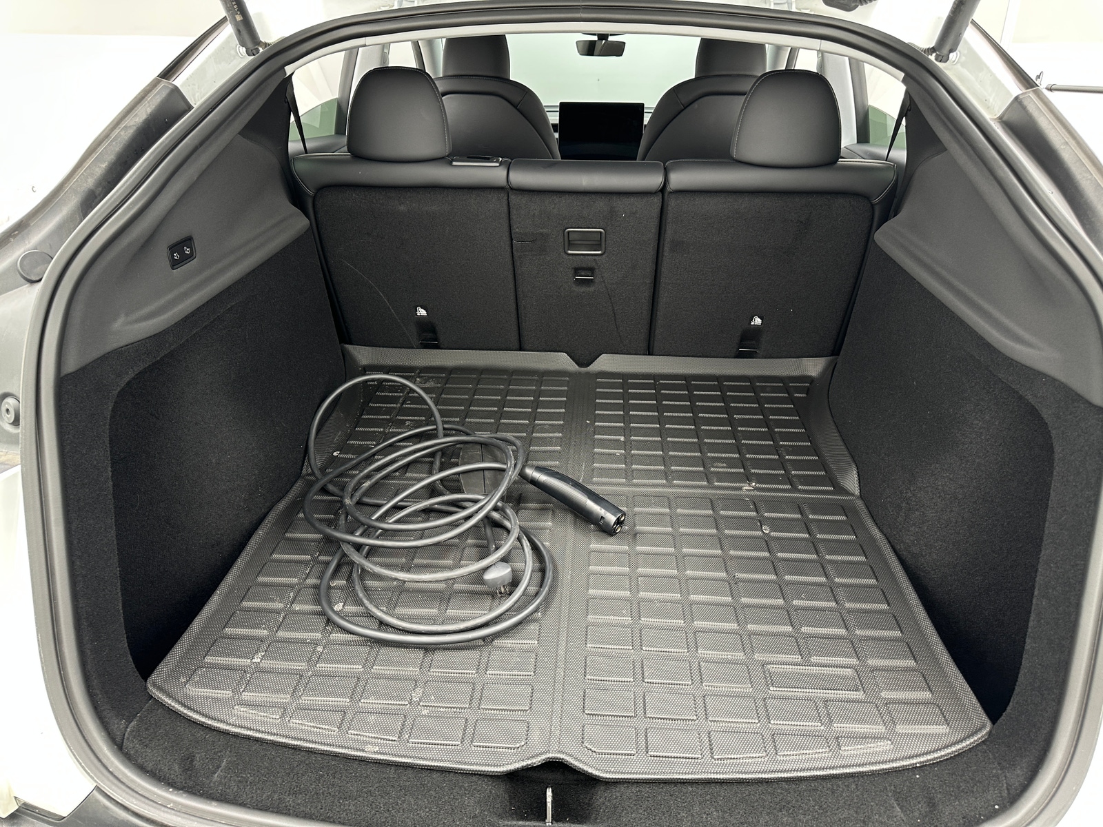 Thumbnail: 2026 Tesla Model Y - 6