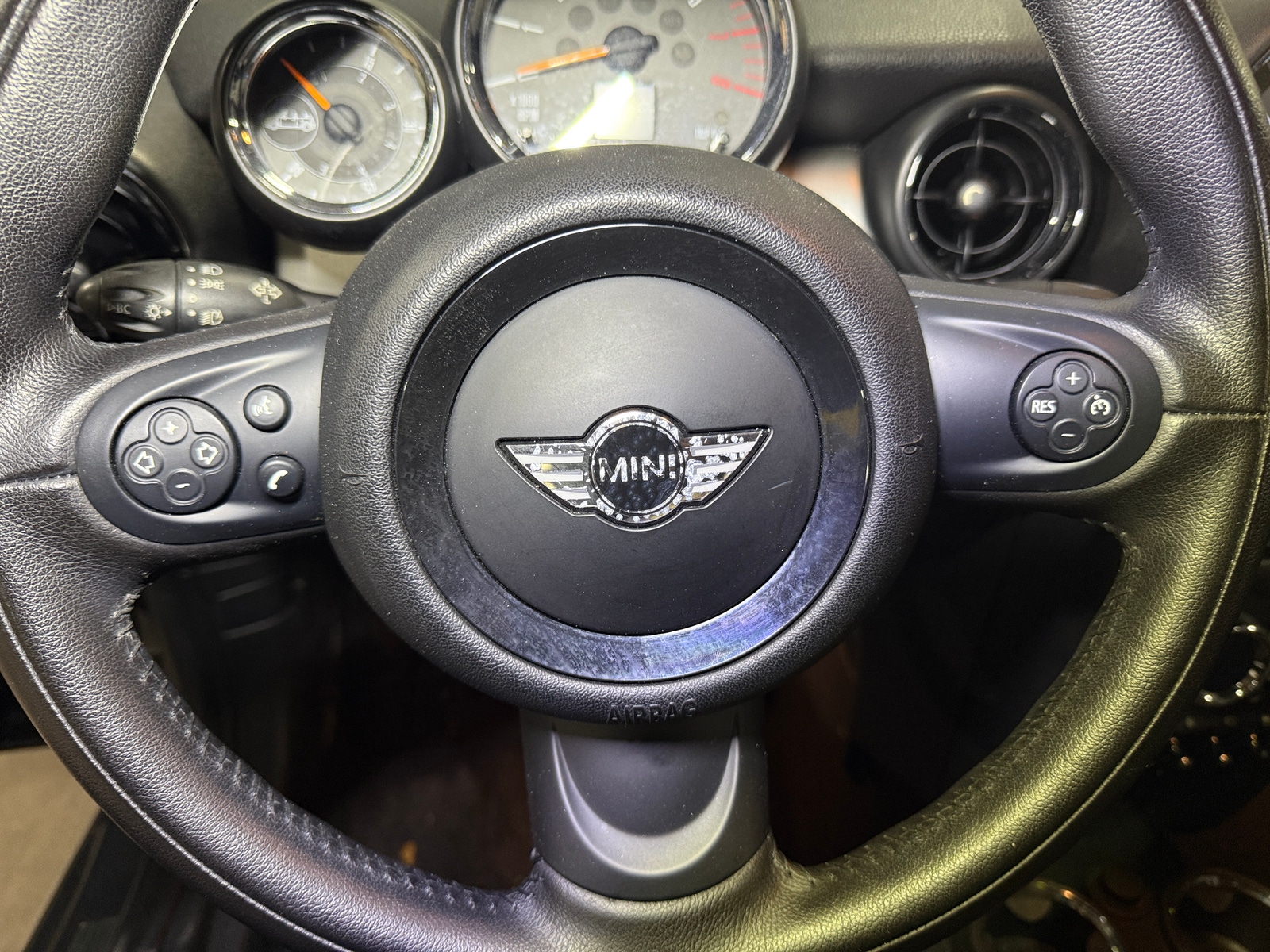 Thumbnail: 2015 MINI Cooper Convertible - 5