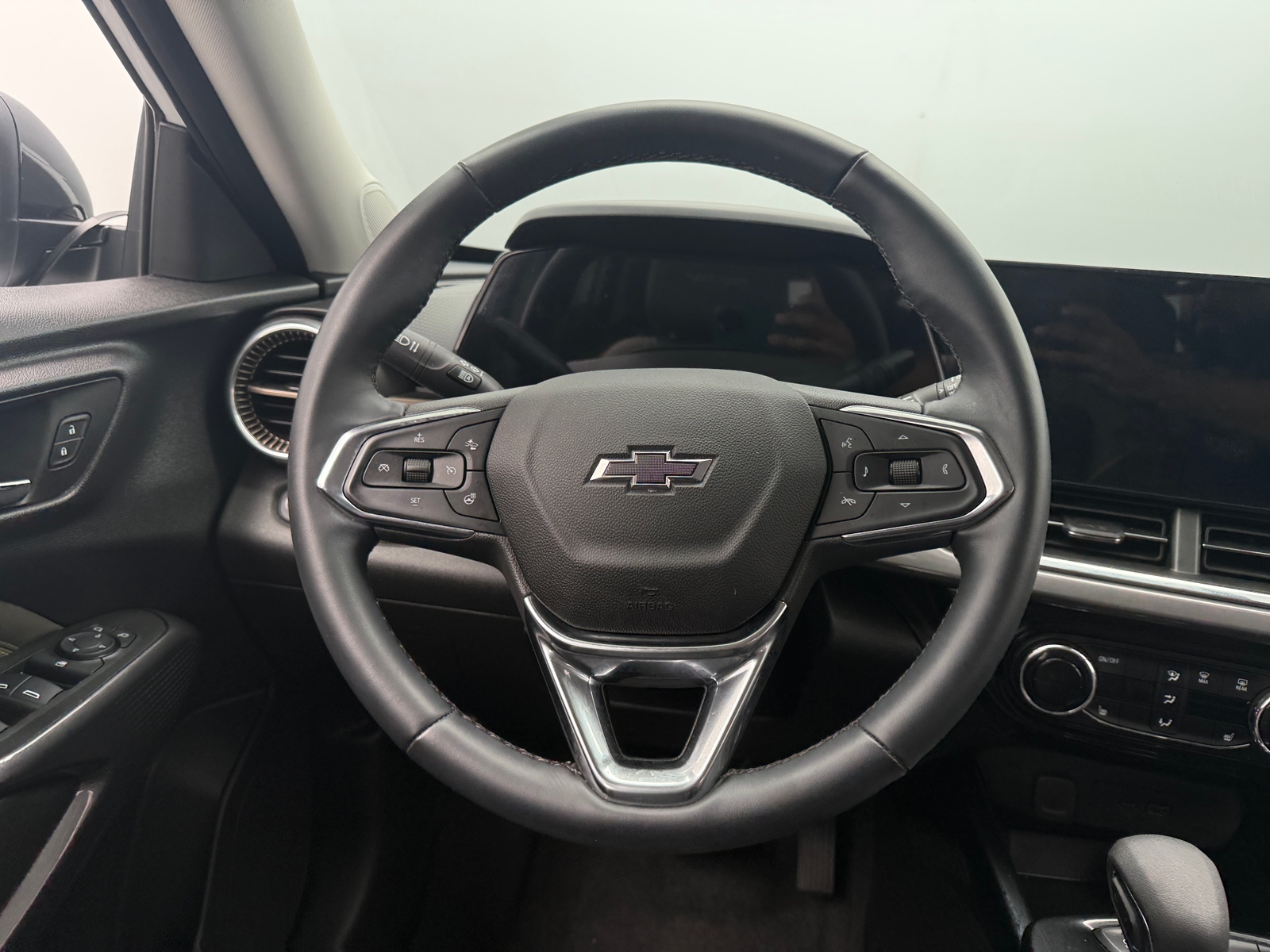 Thumbnail: 2025 Chevrolet Trax - 4