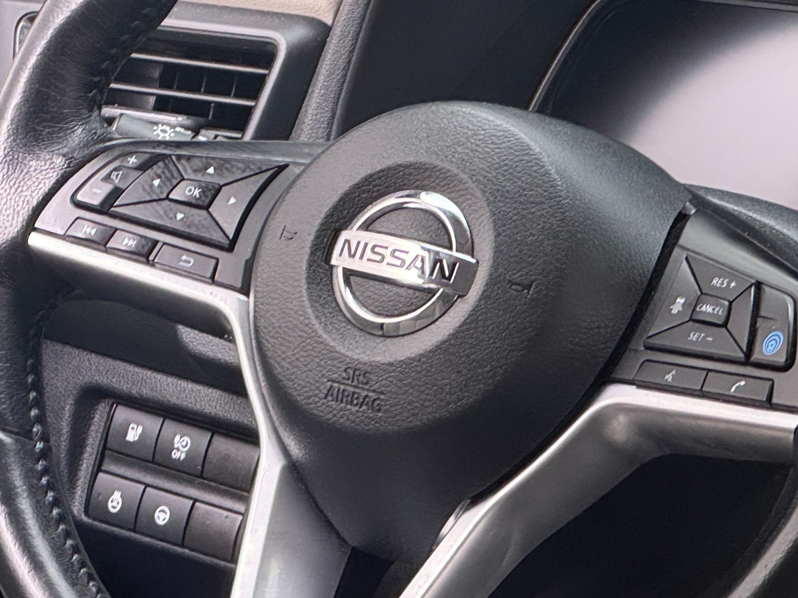 Thumbnail: 2018 Nissan Leaf - 4