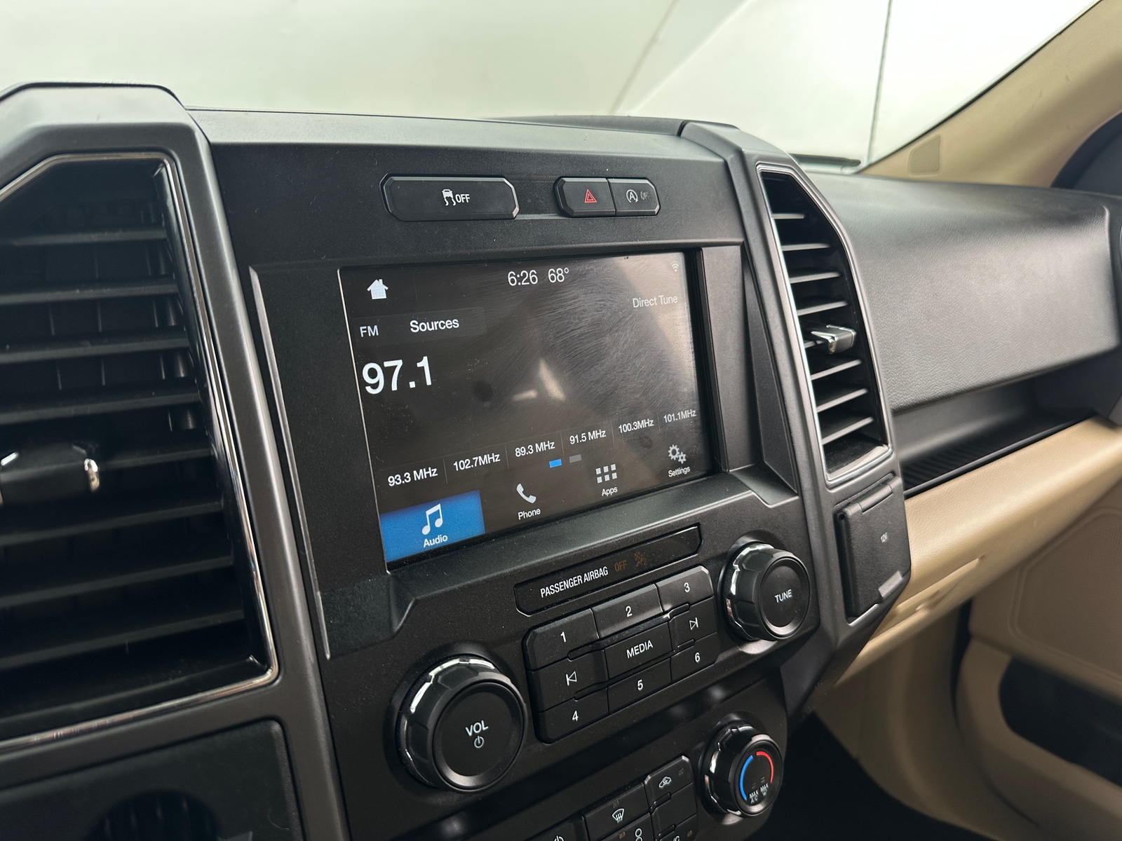 Thumbnail: 2019 Ford Econoline - 4