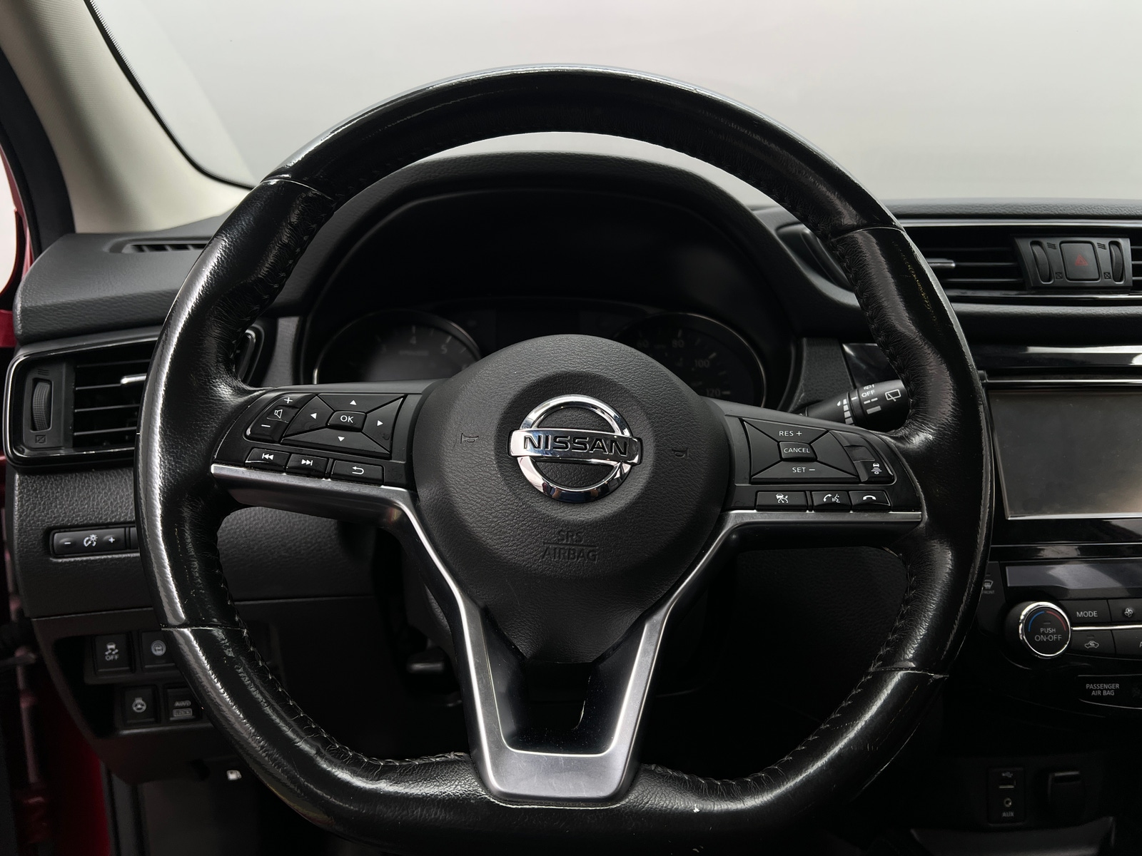 Thumbnail: 2018 Nissan Rogue Sport - 4